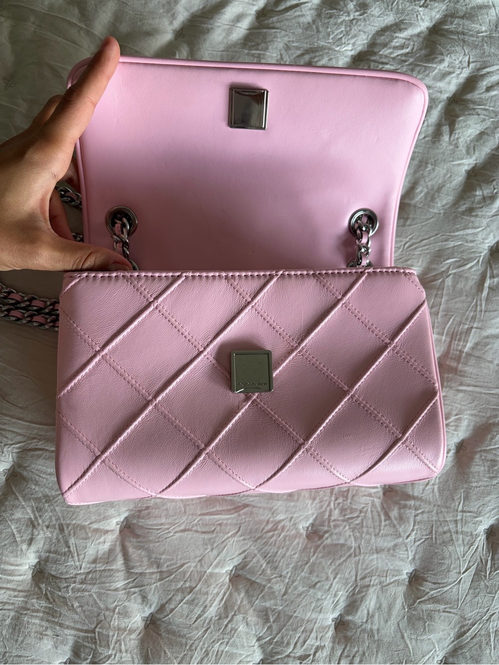 Quilted Pink Chain Shoulder Bag - Women - Picture 4 of 8